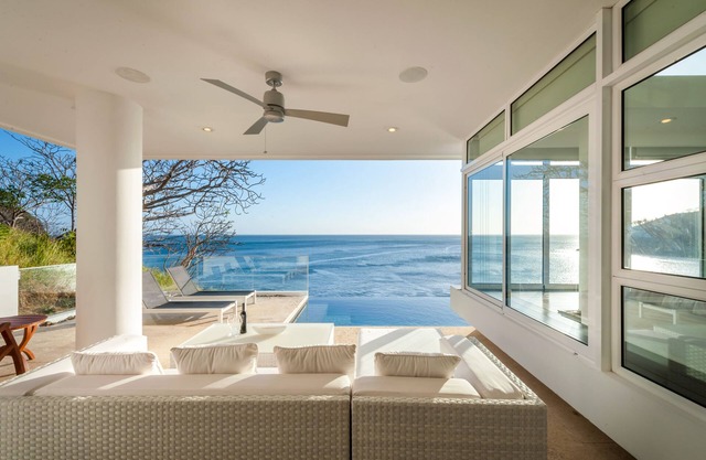 Experience Nicaragua on the ocean! Award winning house 3 minutes from Town!