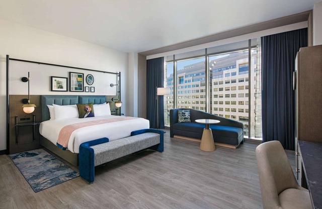 Experience Soothing Moments & Luxury! Comfortable & Pet-friendly Room with View!