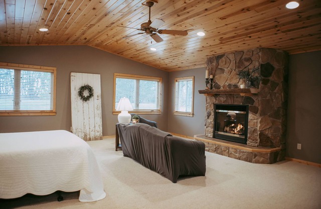 Experience Starbuck charm in our spacious 5-bedroom retreat