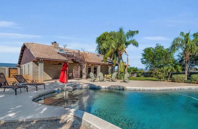 Experience the Equestrian Oasis! 4BR-3BA w/ Horses & Pool