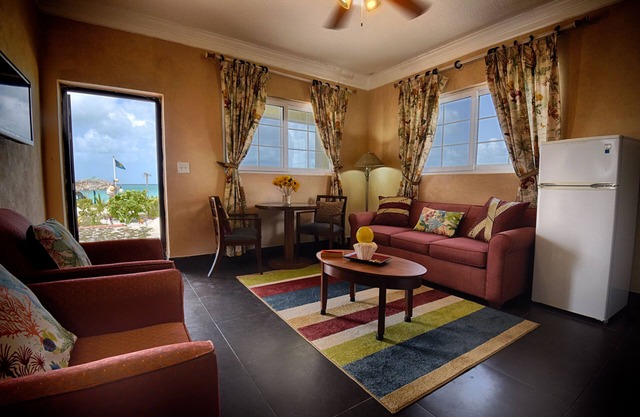 Experience tranquil, secluded and elegant seaside villas at Rollezz