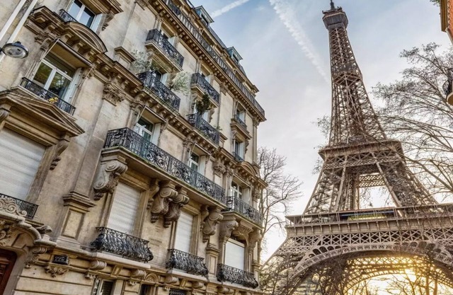 EXPLORE THE HEART OF PARIS AT ITS FINEST-LUXURY LOFT PARIS7 ,RUE DOMINIQUE