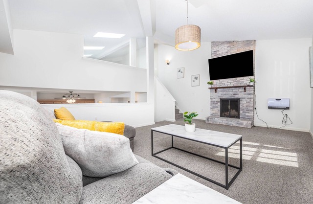 Exquisite Downtown Loft Apartment