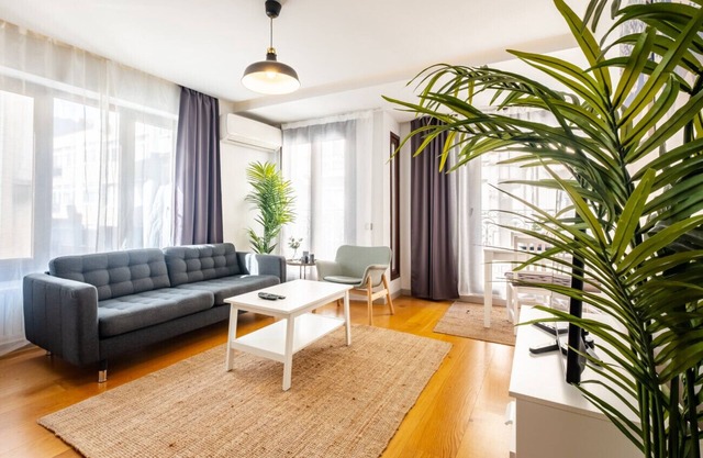 Exquisite Flat with Central Location in Nisantasi