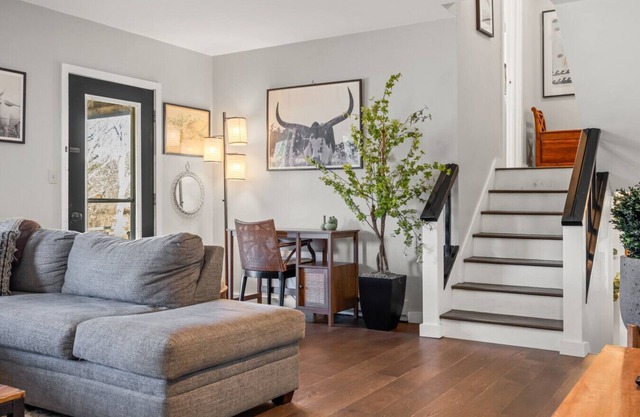 Exquisite Londonderry Home minutes to 3 Ski Mountains