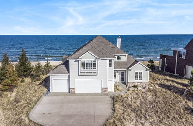 Exquisite Private Lake Front Family Home
