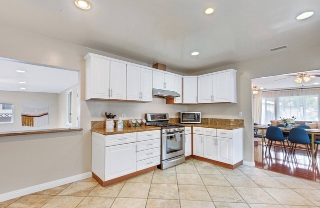 Exquisitely Crafted LA 4/2 Home in Gardena Close to Everything!