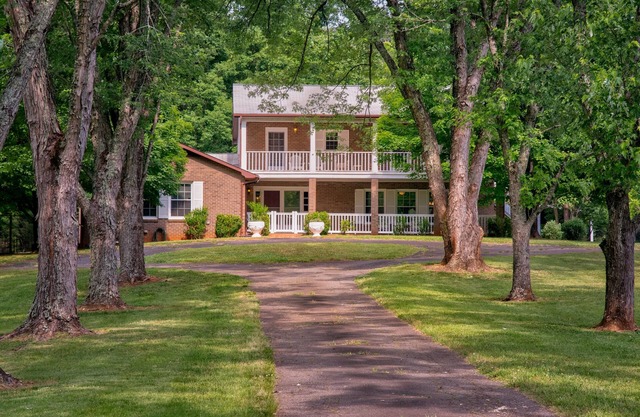 Extended family getaway, executive retreats, events