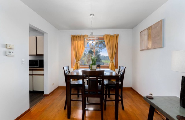 Extended Stay Naperville FHS Rental - Knoll Dr