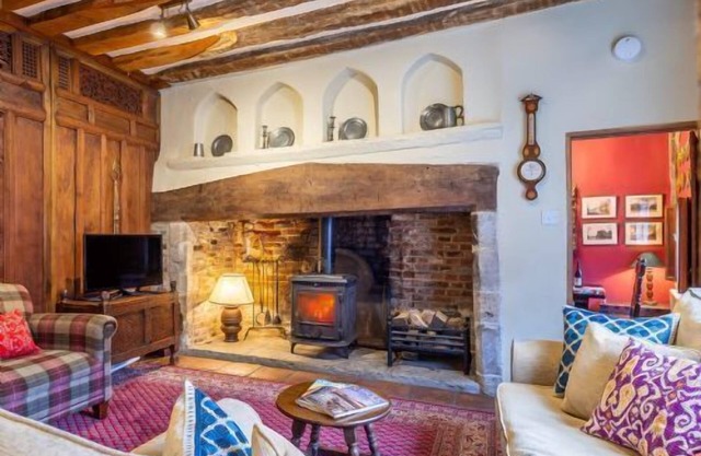 Extraordinary 15th century timber framed cottage in famous Medieval village - The Tryst