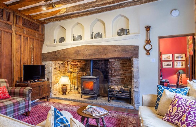 Extraordinary 15th Century timber framed cottage in famous Medieval village - The Tryst