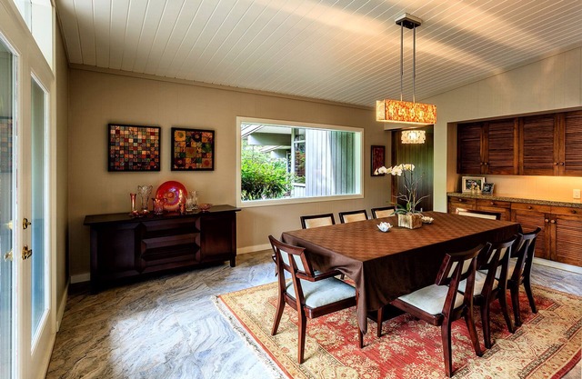 Extraordinary Eugene Home Sleeps 10+