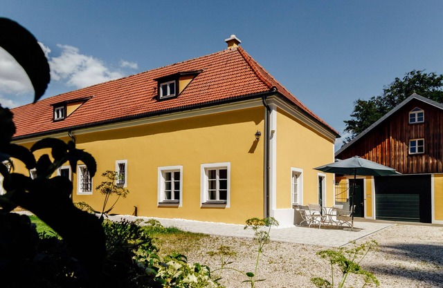 Extravagante Wohnung mit Großer Schlafgalerie im Schlosshof