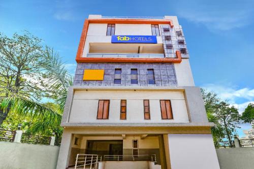 FabExpress Starhood - Nr Lanco Hills, Manikonda