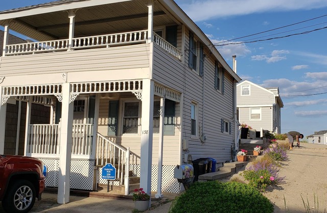 Fabulous beach cottage steps to the most desirable Riddle Way beach Manasquan!