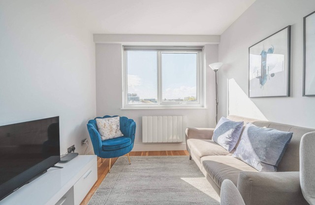 Fabulous Central Eastleigh 1 Bedroom Apartment