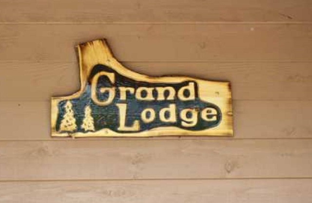 Facowie Lodge - (Grand Lodge), Premiere Lodging near Crane Lake, MN