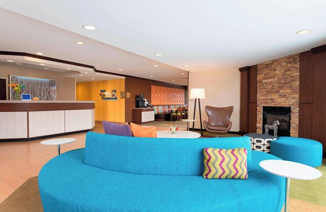 Fairfield Inn and Suites By Marriott St Charles