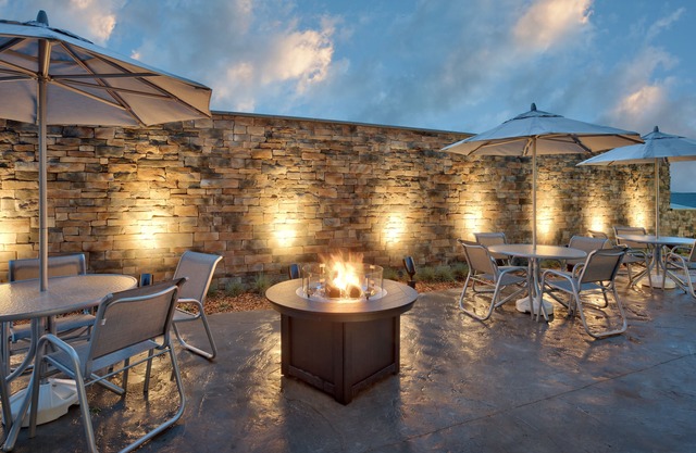 Fairfield Inn & Suites by Marriott Springfield North
