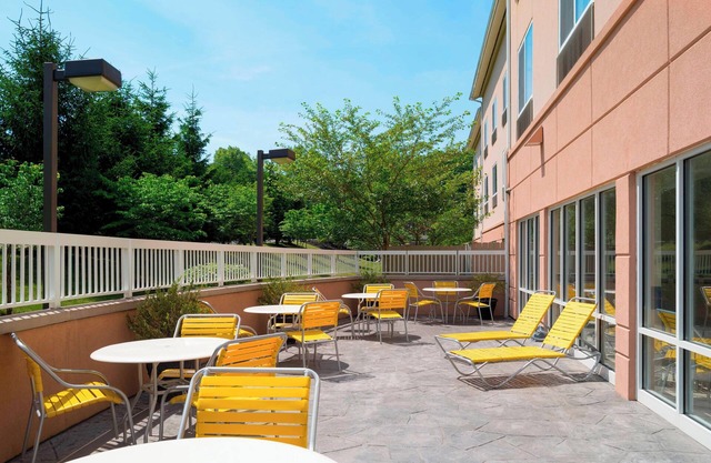 Fairfield Inn & Suites by Marriott State College