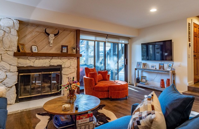 Fairway Nine Condo 4321 - Nicely Remodeled, Elkhorn Village Hot Tub Access