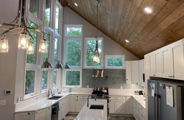 FALL + Booking 2026. GOLF!WiFi,PRIVATE DOCK, Tiki Bar,7+BR,Gradual Slope, Cove