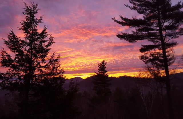 Fall Foliage Home near Story Land with Million Dollar Sunset Mt Wash & N Conway