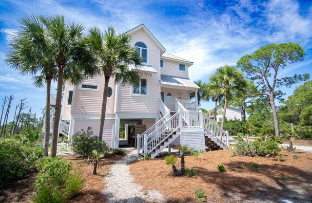 FALL SAVINGS! Secluded 4BR/3.5BA, inside St. George Plantation
