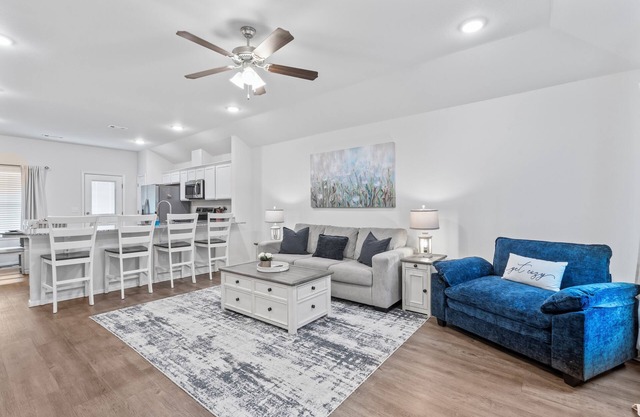 Fam-Friendly Home in Fayetteville+2.6mi to UARK. Close to Parks+Trails+Golfing