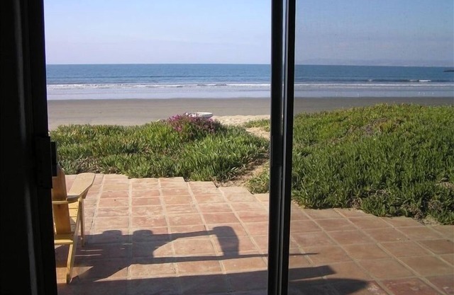 Family Beach House w Guest House (sleeps 3 couples & 4 small kids) on the Beach