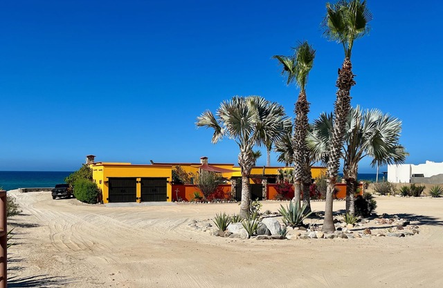 Family Beach House with 3 Master Suites
