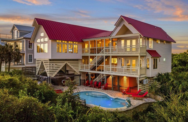 Family Beachfront Oasis ~ Great Ocean View ~ Pool