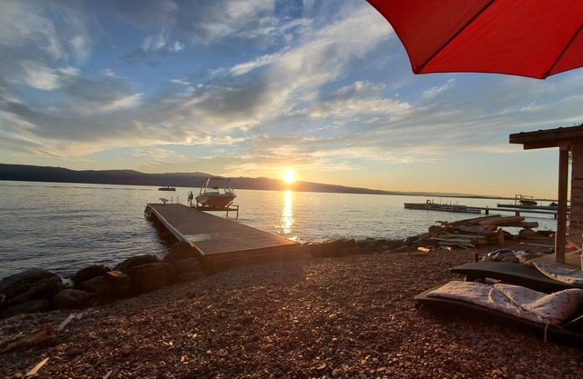 Family Cabin on Beautiful Flathead Lake