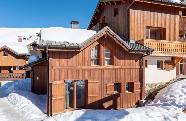Family chalet in Plagne Soleil, 4 bedrooms, pets allowed