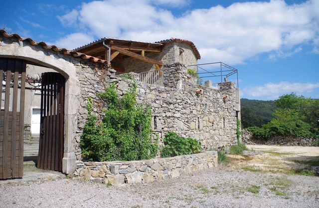 family farmhouse in the countryside with panoramic views of the Cévennes