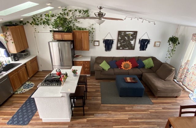 Family Friendly ~1 mile to Downtown ~ Access to Boulder & Denver ~ Trails & Park