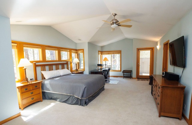 Family Friendly, 2-Level, Huge Primary Suite - Aspen 2