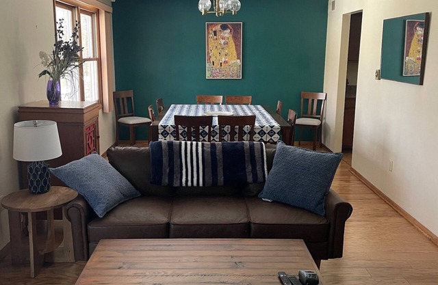 Family Friendly 4 Bedroom House Near Penn State University
