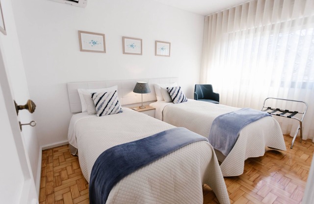 Family-friendly apartment in city center with parking, wifi, air cond.