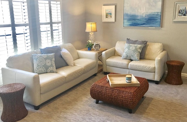 Family Friendly Coastal Living; BBQ, Hot Tub, close to Legoland