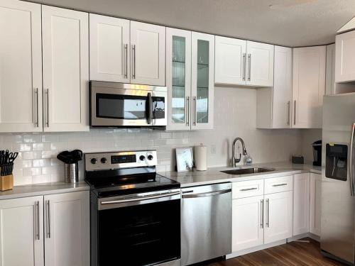 Family Friendly & Cozy Two Bedroom Denver