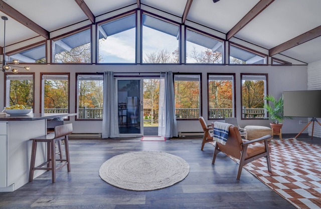 Family Friendly Cozy 3-bedroom chalet in Poconos w/Gazebo and Fire pits