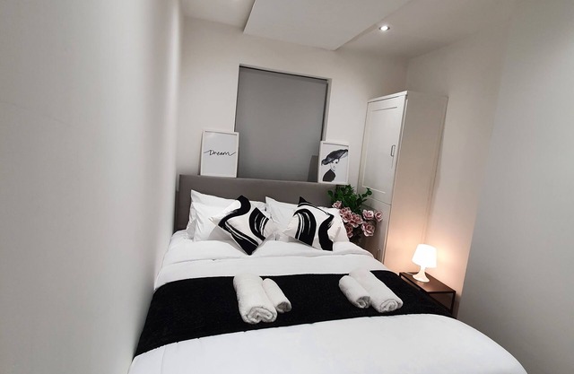 “Family-Friendly Fun: Spacious Home Near Top Attractions”