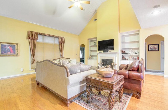 Family-Friendly Gem with Home Office in Memphis
