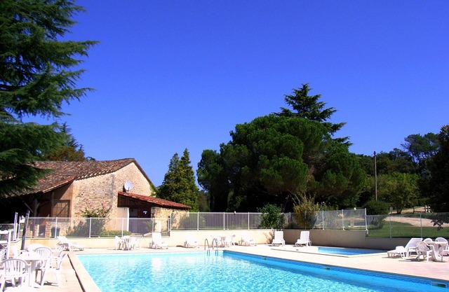 Family-friendly Holiday Resort * swimming pool, spa, tennis, games, bar, etc.