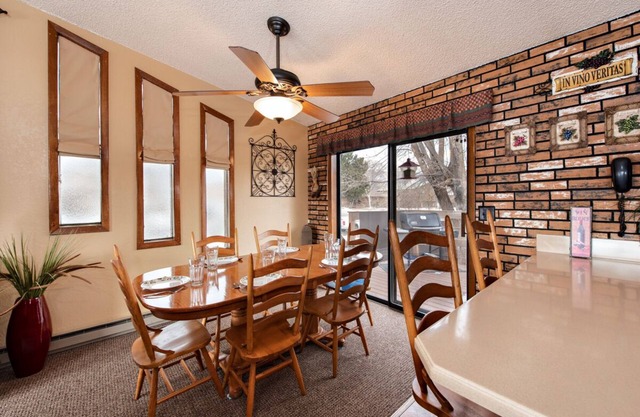 Family friendly home away from home; near Glenwood Caverns, hot springs & skiing