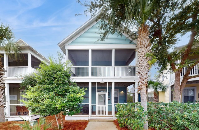Family-Friendly Home with Shared Hot Tub - Beach Access 1 Mile Away