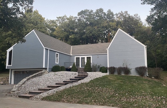 Family Friendly home w/game room- Perfect Location