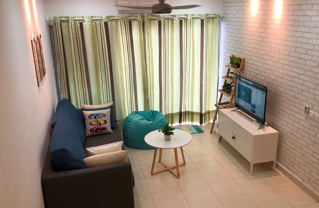 Family Friendly HomeStay at Setia Alam, Modern, Cozy & Fully Furnished