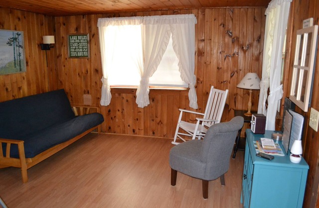 Family Friendly New Hamsphire Cottage Located On Lake Winnisquam